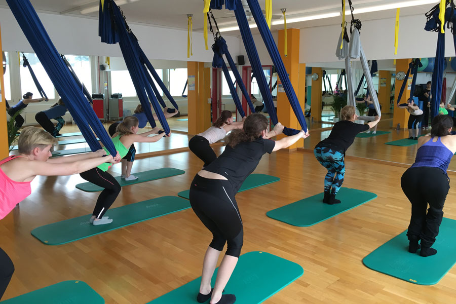 12_Gratis_Workshop_Day_Aerial_Yoga_1_Fitness_Paradies.jpg